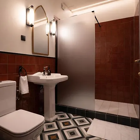Maroon & Moss Residence-2